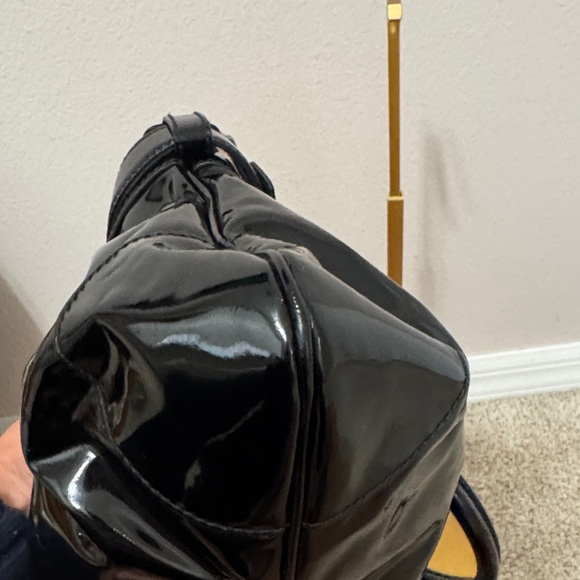 **♥️♥️Salvatore Ferragamo Black Patent Leather Handbag♥️♥️** - Picture 9 of 13
